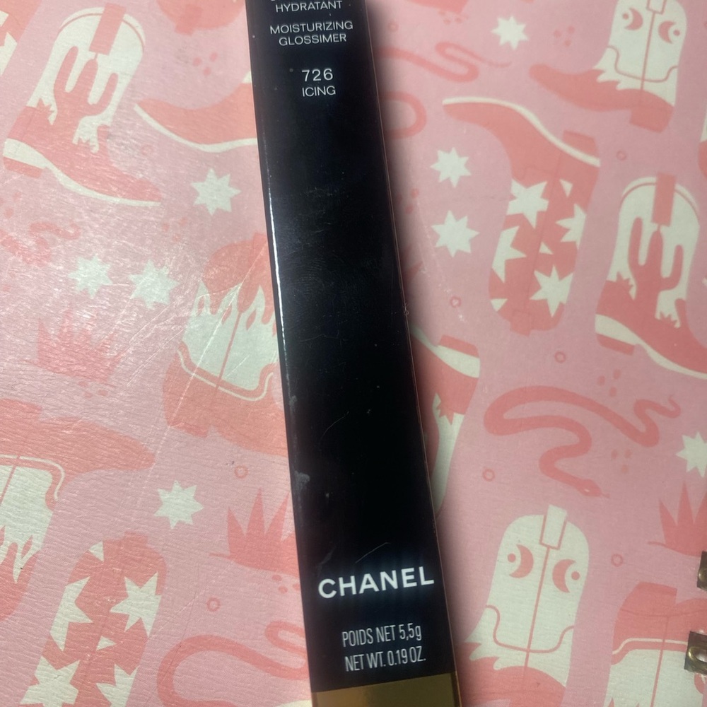 CHANEL Moisturizing Glossimer - Icing